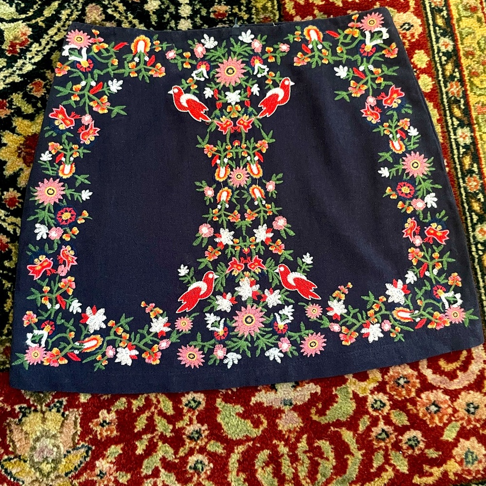 Embroidered mini skirt